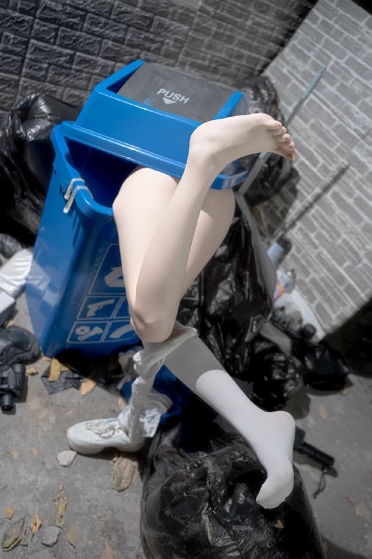 推特纸悦cos的碧蓝档案里的霞泽美游 #白丝推特纸悦cos的碧蓝档案里的霞泽美游 #白丝