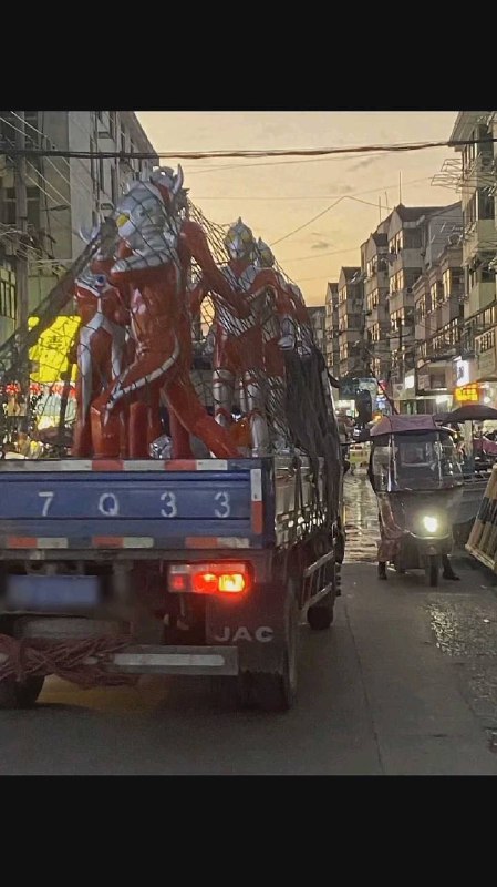 奥特兄弟全部都被抓了