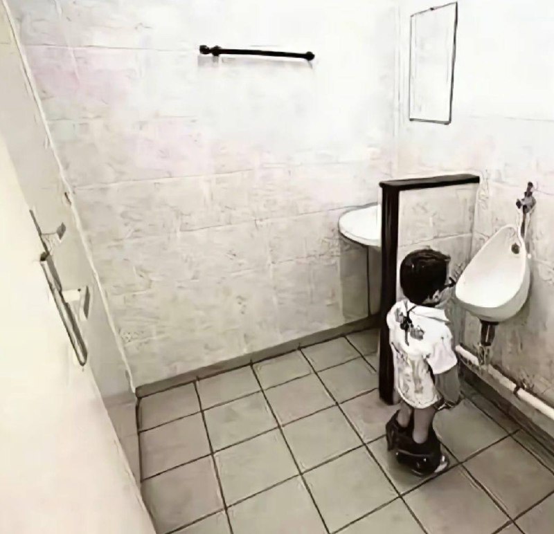 尿是膀胱的眼泪，屁是菊花的叹息￼￼