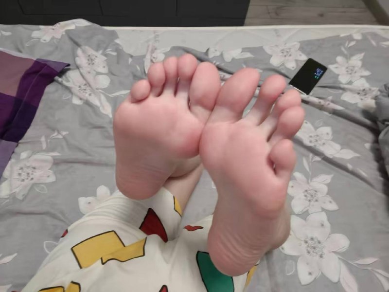 #足#足