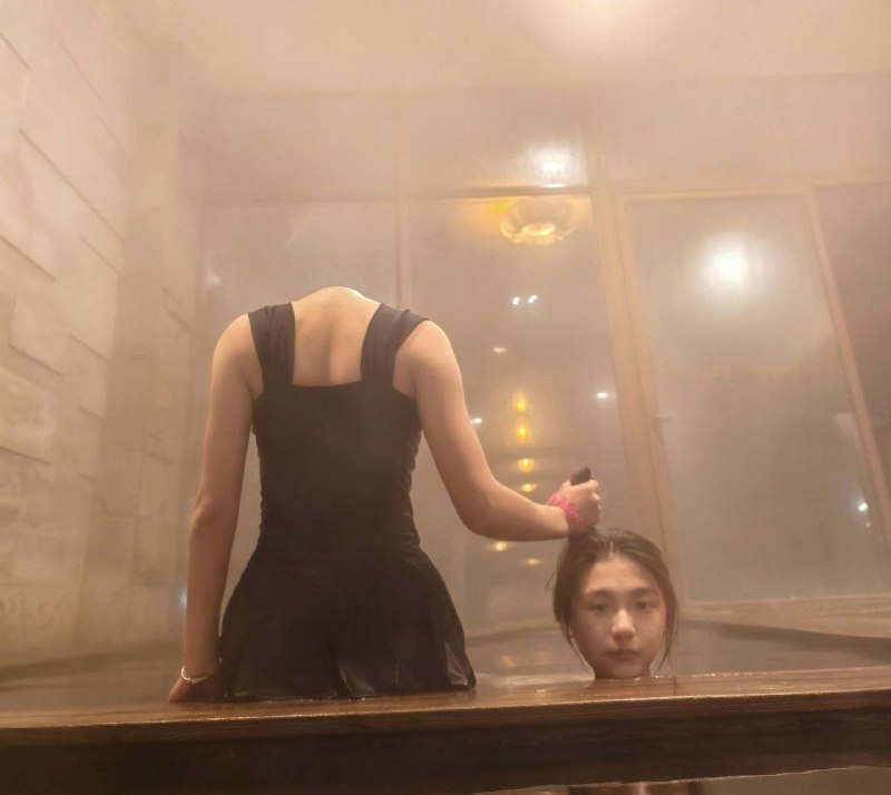 姐妹 你见过人拍照吗